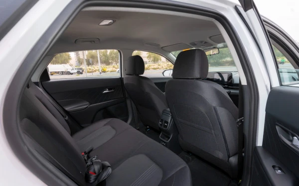  White Hyundai Accent Photo 12