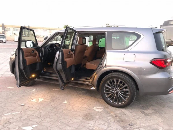  Dark Grey Infiniti QX 80 Photo 2