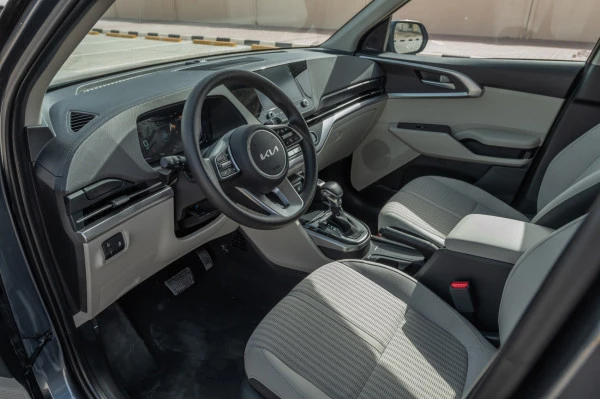  Dark Grey KIA Carens Photo 9