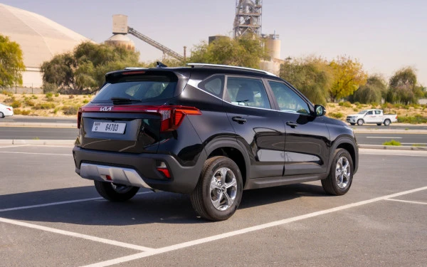  Black KIA Seltos Photo 4