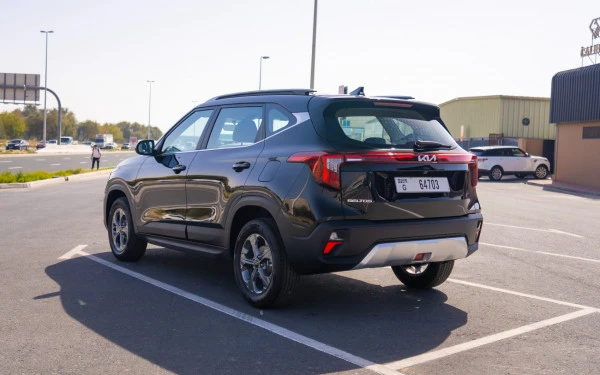  Black KIA Seltos Photo 6