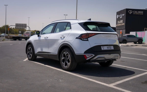  White KIA Sportage Photo 2