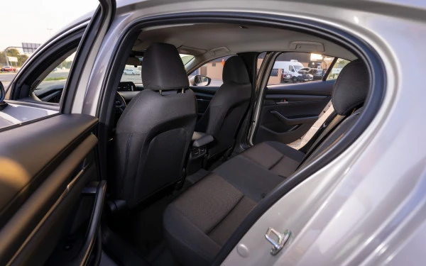  Gold Mazda 3 Photo 9