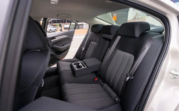  Gold Mazda 6 Photo 11