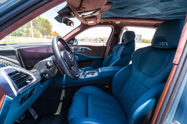  Green BMW XM Photo 5