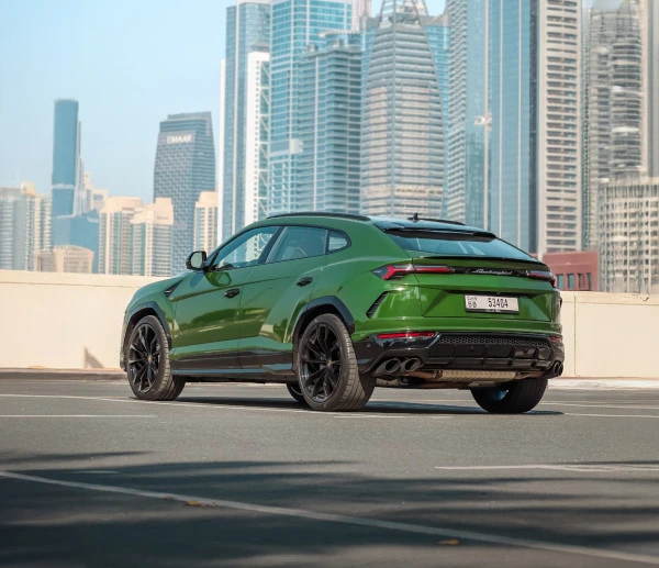  Green Lamborghini Urus Photo 4