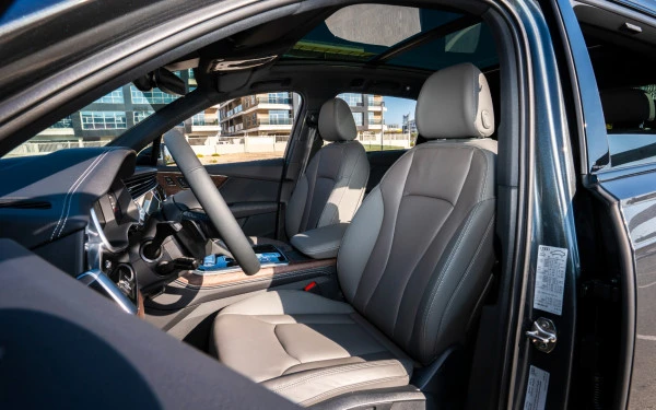  Grey Audi Q7 Photo 5