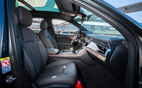  Grey Audi Q7 Photo 7