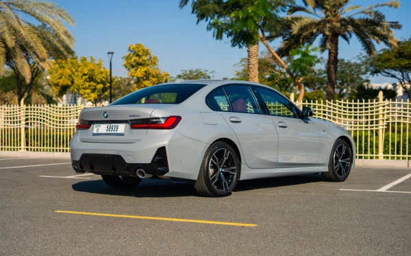  Grey BMW 320i Photo 3