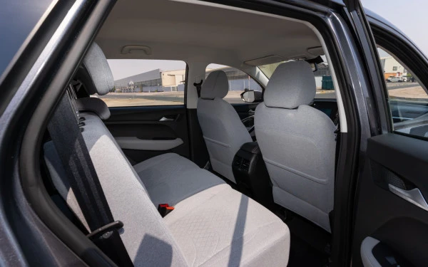  Grey Chevrolet Captiva Photo 8