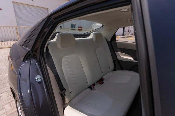  Grey Hyundai Accent Photo 3