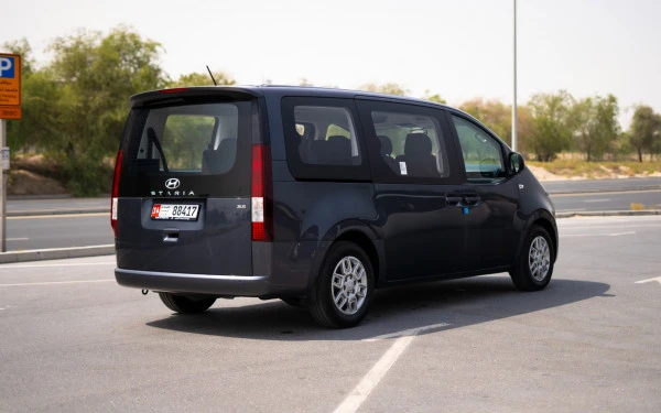  Grey Hyundai Staria Photo 4