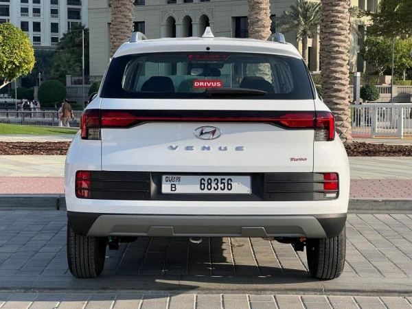  White Hyundai Venue Photo 4