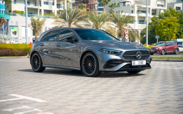  Grey Mercedes A200 Photo 2