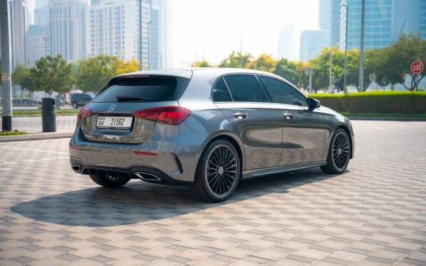  Grey Mercedes A200 Photo 4