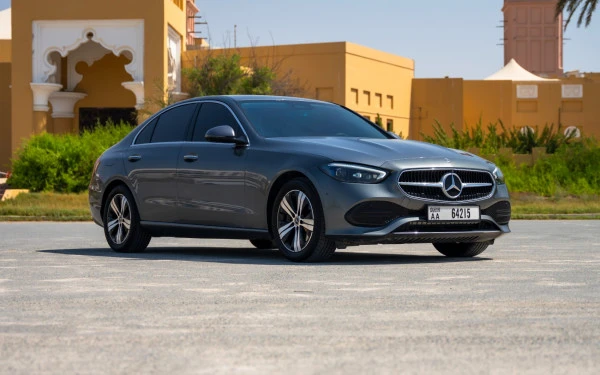  Grey Mercedes C200 Photo 2