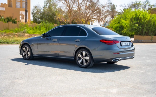  Grey Mercedes C200 Photo 5