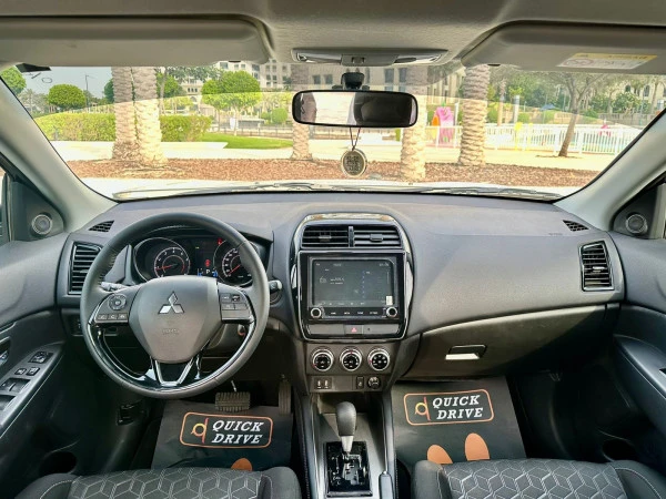  White Mitsubishi ASX Photo 6