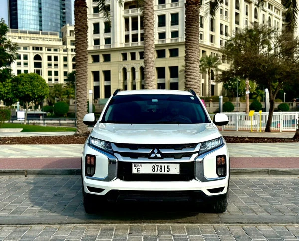  White Mitsubishi ASX Photo 7