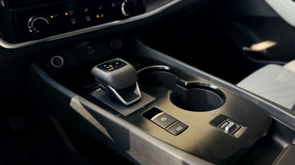  Pearl White Nissan Xtrail Photo 9