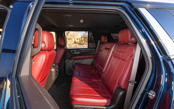  Purple Chevrolet Tahoe Photo 7