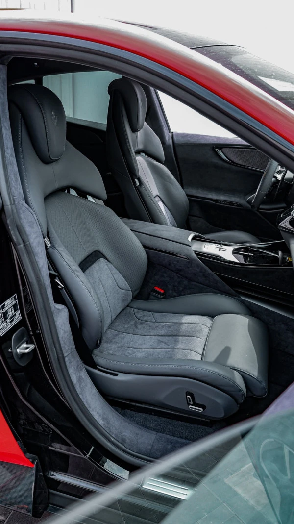  Red Ferrari Purosangue Photo 9