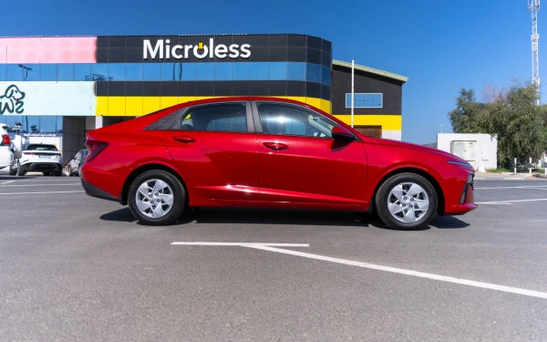  Red Hyundai Accent Photo 3