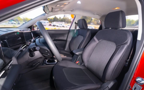  Red Hyundai Accent Photo 8