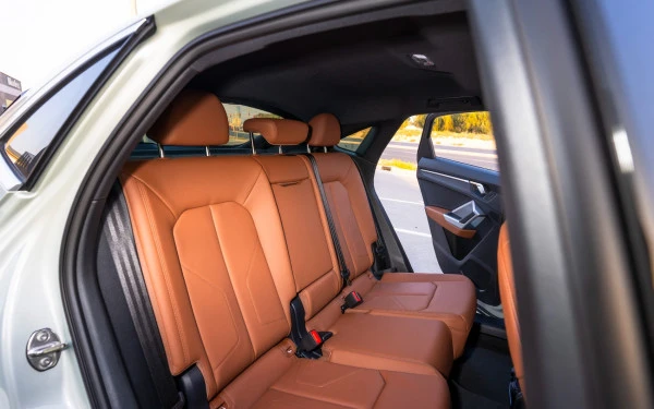  Silver Audi Q3 Sportback Photo 6