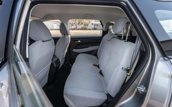  Silver Chevrolet Captiva Photo 7