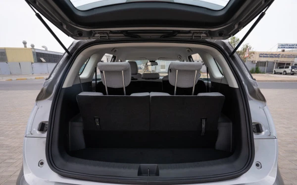  Silver Chevrolet Captiva Photo 9