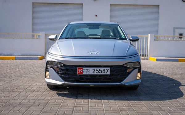  Silver Hyundai Accent Photo 2