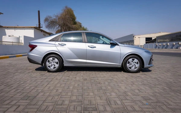 Silver Hyundai Accent Photo 3