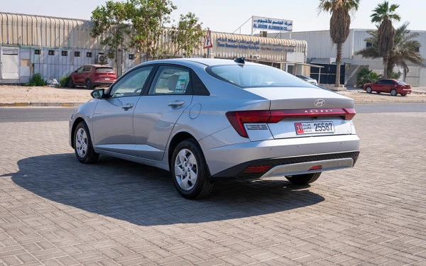  Silver Hyundai Accent Photo 8