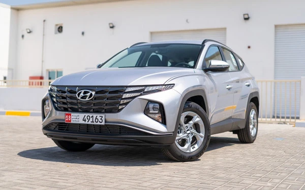  Silver Hyundai Tucson Photo 4
