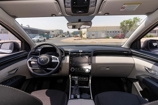  Silver Hyundai Tucson Photo 11