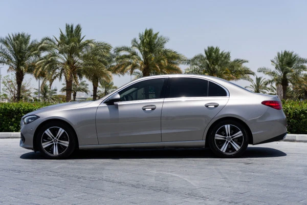  Silver Mercedes C200 Photo 2