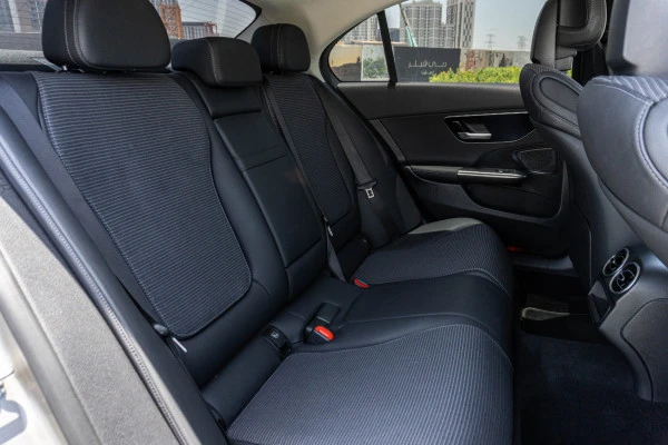  Silver Mercedes C200 Photo 6