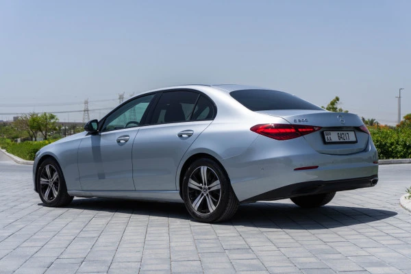  Silver Mercedes C200 Photo 3