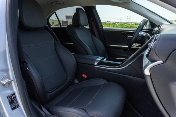  Silver Mercedes C200 Photo 7