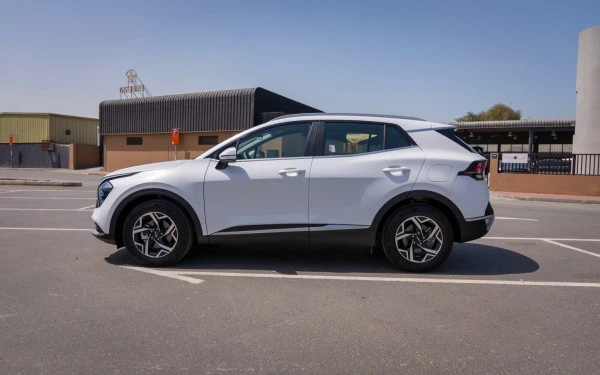  White KIA Sportage Photo 2