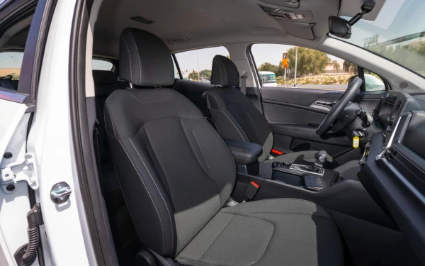  White KIA Sportage Photo 8