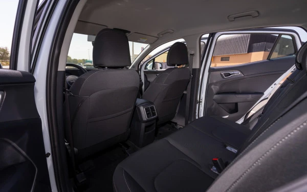  White KIA Sportage Photo 10