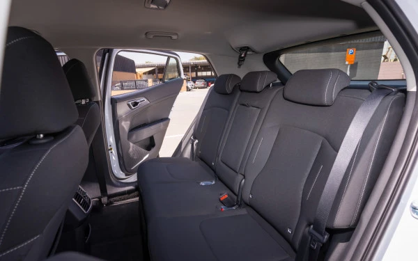  White KIA Sportage Photo 11