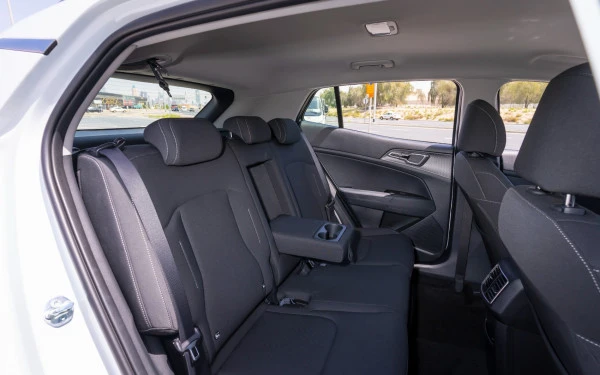  White KIA Sportage Photo 12