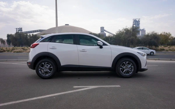  White Mazda CX3 Photo 5