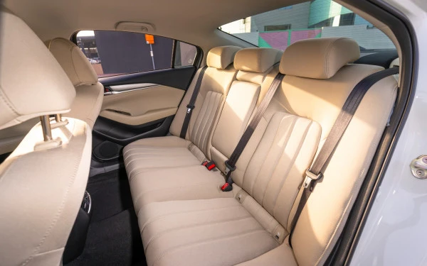  White Mazda 6 Photo 11
