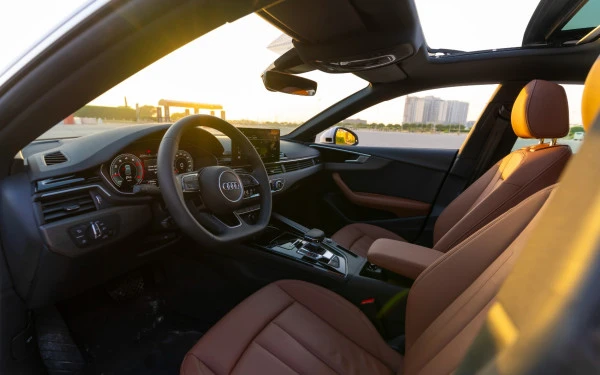  White Audi A5 Photo 5