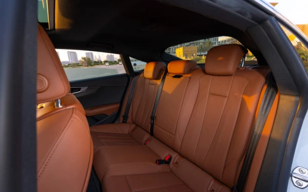  White Audi A5 Photo 7