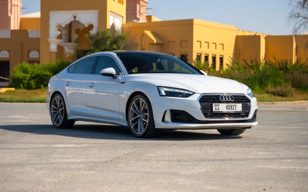  White Audi A5 Photo 2